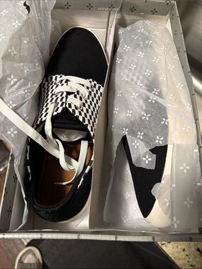 Women's Black Checkerboard Lace-Up Canvas Sneakers